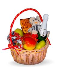 подарочная корзина с шампанским фруктами и игрушкой